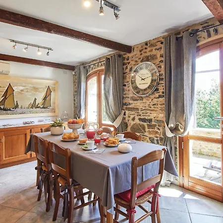 Casa Castelli غارليندا